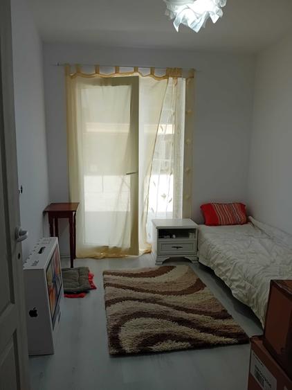 Apartament cu 3 camere decomandat în Florești