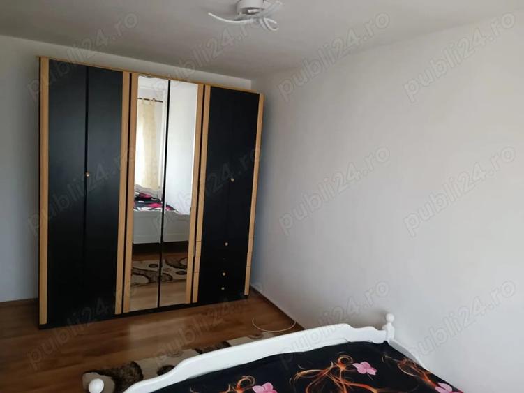 Apartament cu 4 camere decomandat în Central