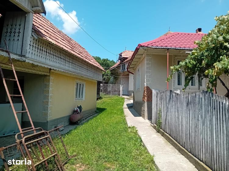 Casă cu 5 camere cu Teren 200 Mp în Curița