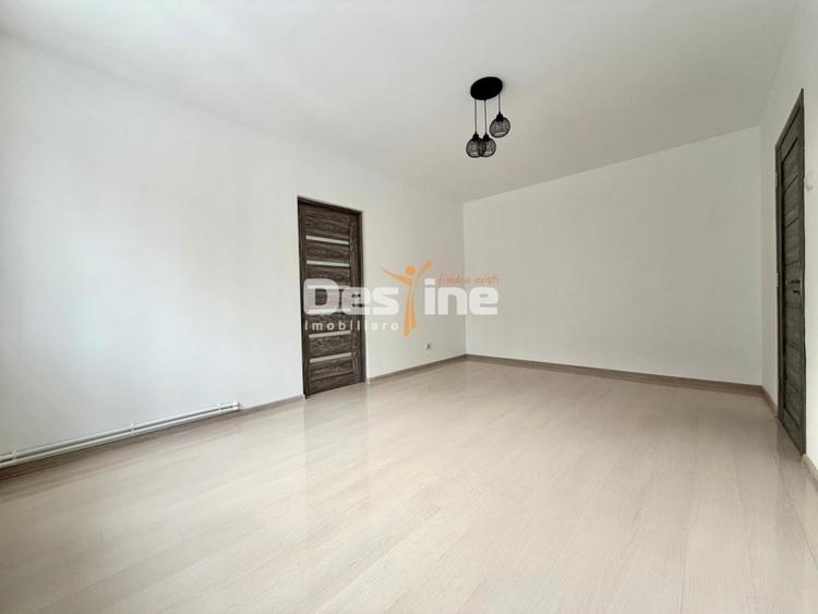 Cantemir , apartament 3 camere, semidecomandat, 127900 euro - 2