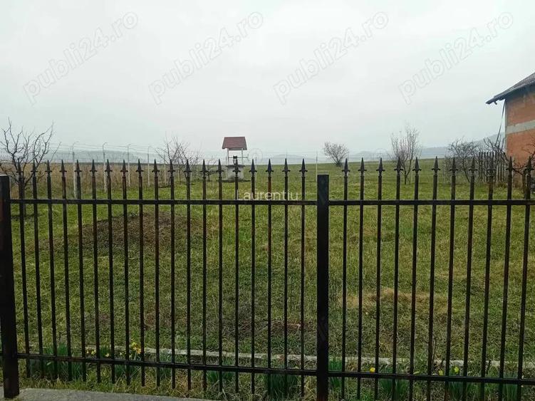 Teren Almas inrtavilan 452mp ingradit pentru casa , cabana , sau rulota