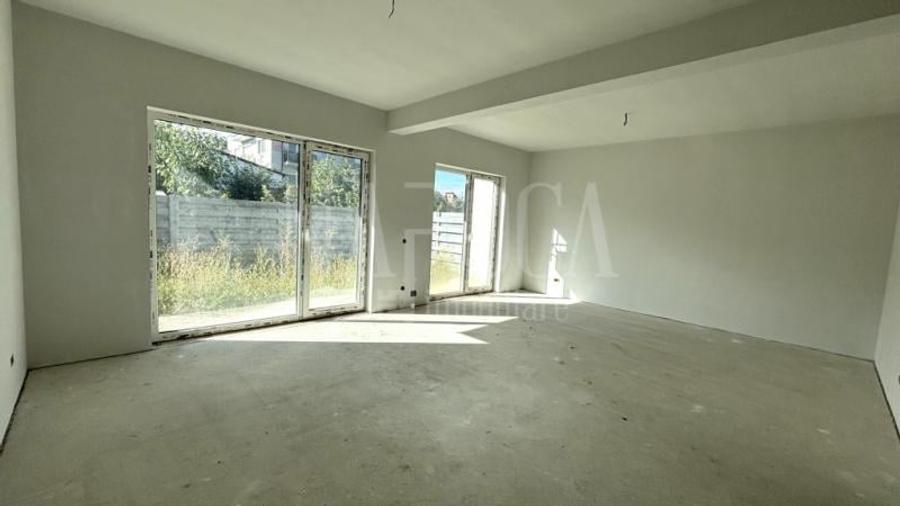 Casa 4 camere de vanzare in Floresti - 1