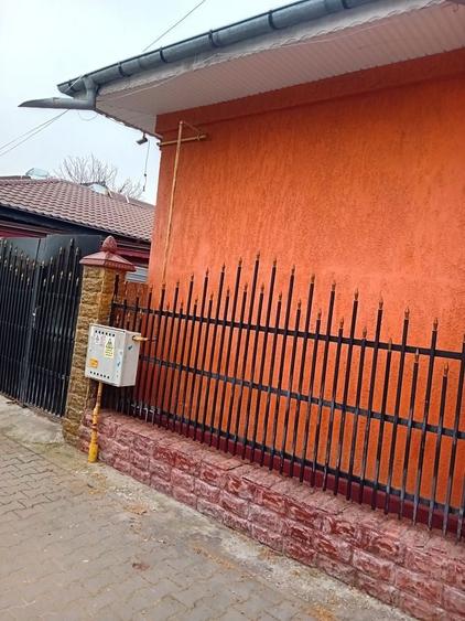 Vand casa in centru - 1