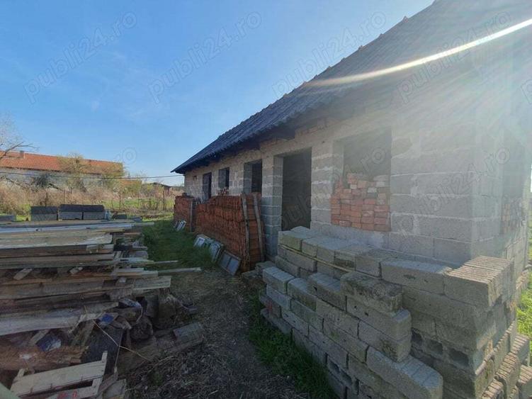 Vand casa la sat, Susani, cu teren ?i gradina - 2