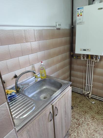 Vand Garsoniera Lupeni - 3