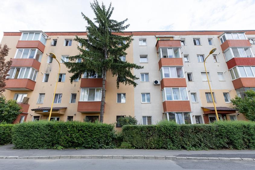 Apartament 2 camere, etaj 1/4, Florilor, zona de case - 1