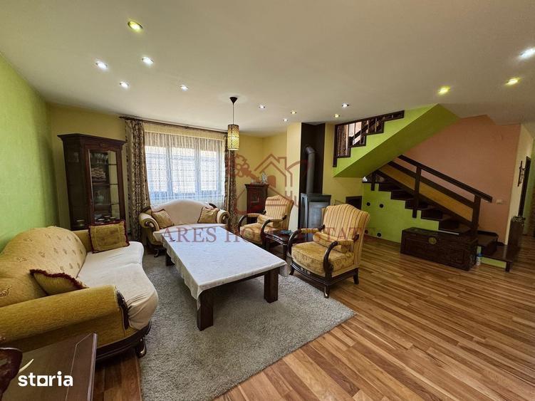 Casă cu 6 camere cu Teren 947 Mp în Giarmata