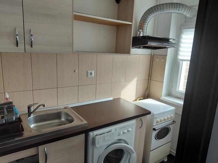 Apartament semidecomandat în 1 Mai