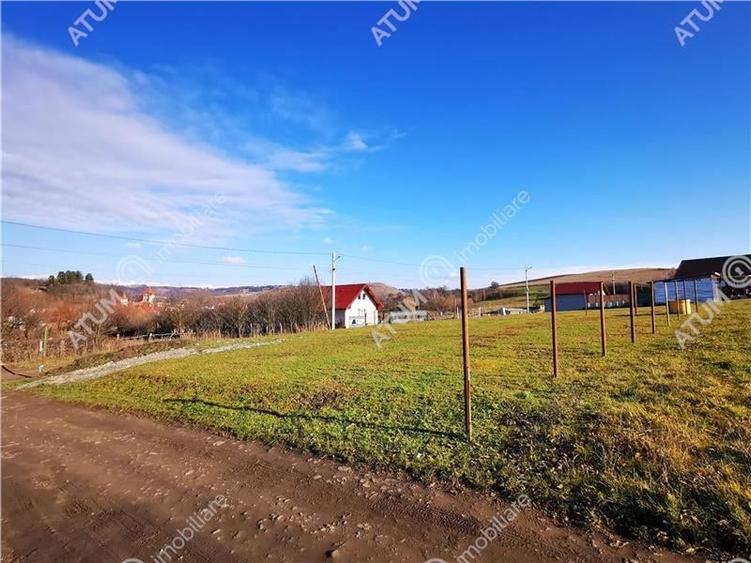 Teren intravilan 500 mp cu utilitati si deschidere la 2 strazi - 2