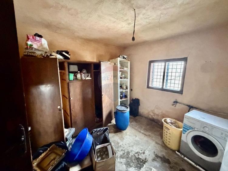 Casă cu 4 camere si teren 7727 mp Blidari - 15