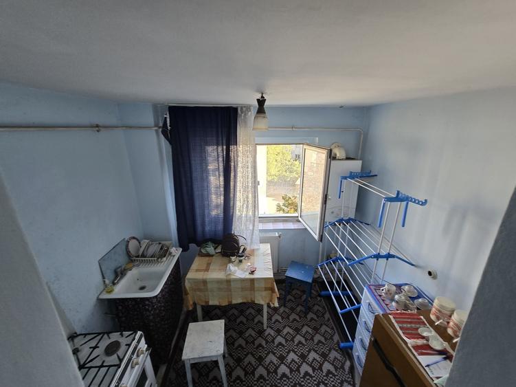 Apartament cu 2 camere semidecomandat în Nicolae Titulescu