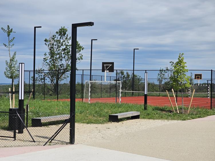 Liziera de Lac de vanzare vila 4 camere mobilat/utilat LA CHEIE! - 14