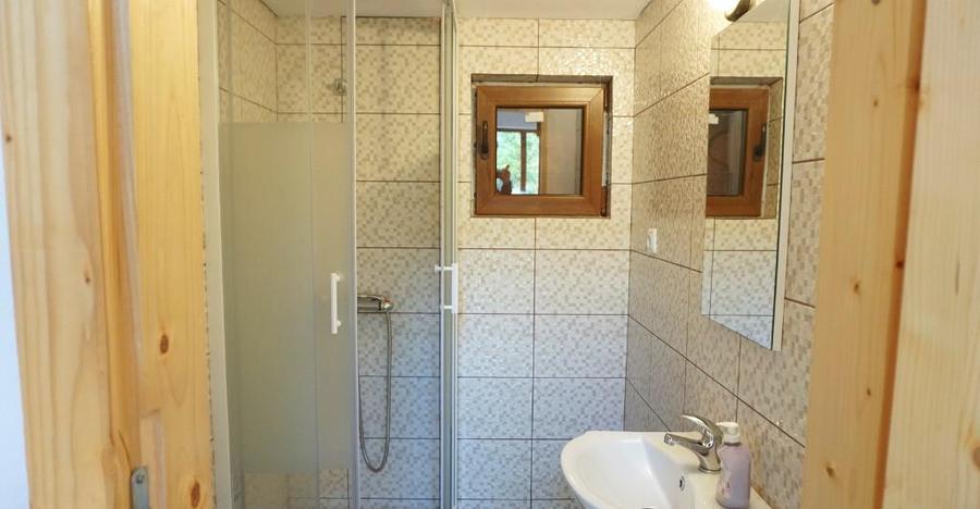 CABANA DE LA MUNTE, UN LOC FERMECATOR - 13