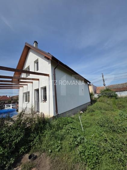 Casa de vanzare - 120 mp, 3 camere + living, terasa, parcare-Sannicoara, Cluj
