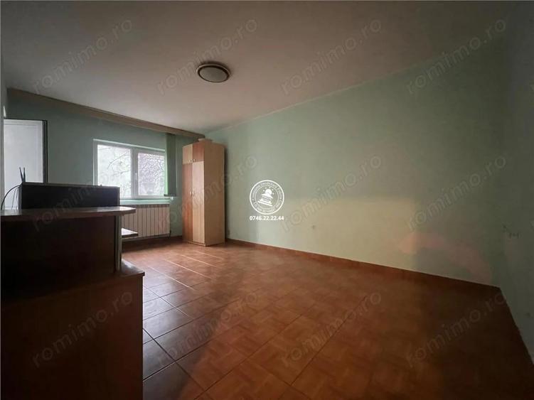 Apartament decomandat cu 2 camere in Nicolina 1, etajul 1 - 9