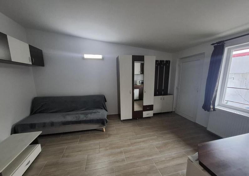 Inchiriez apartament 1 camera Zona Intim - utilitatile incluse in pret - 1
