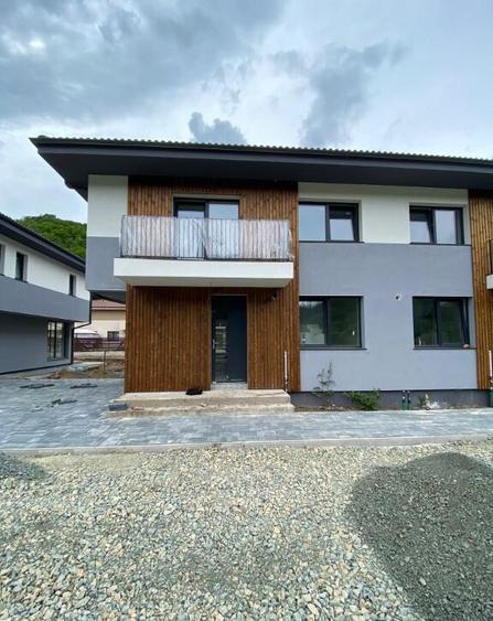 Casa duplex 120 mp cu teren 250 mp, zona Tau?iului - 2