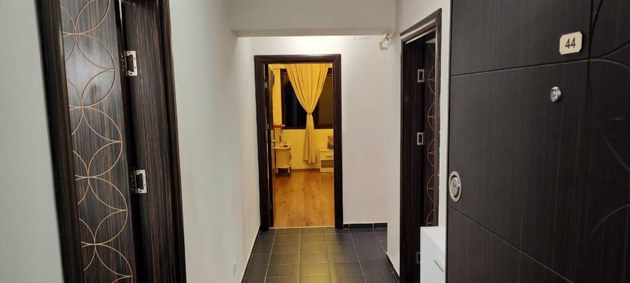 Particular, inchiriez apartament 3 camere, piscina, vedere padure - 5