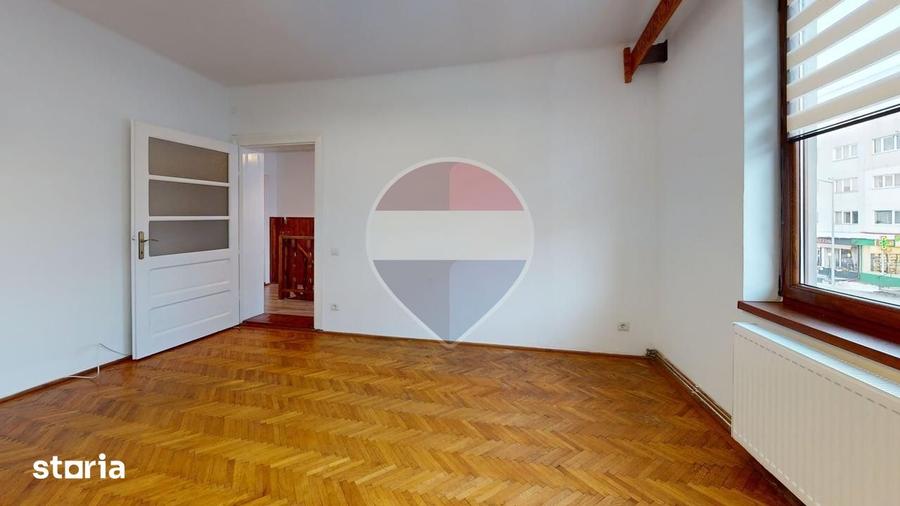 Casă cu 3 camere cu Teren 250 Mp în Calea Dumbrăvii