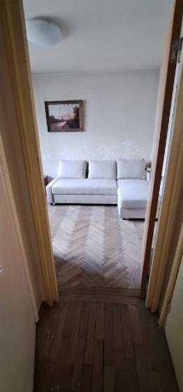 Dristor metrou Baba Novac, bl.reabilitat,balcon, debara,geam la baie,spatios. - 1