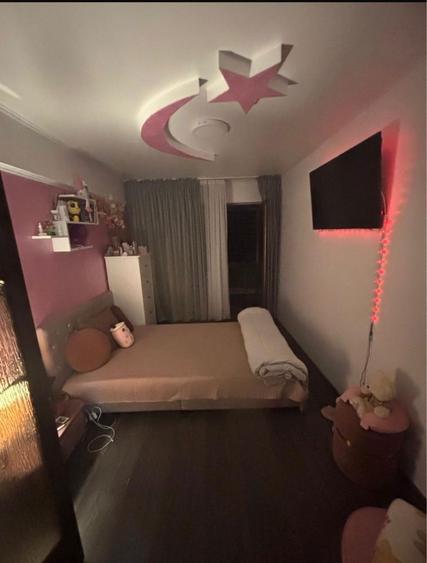 Vand /schimb cu casa apartament 3 camere zona central - 2