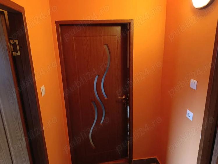 Garsoniera spa?ioasa de 32,83 mp, situata la etajul 4 IN sta?iunea Geoagiu-Ba - 1