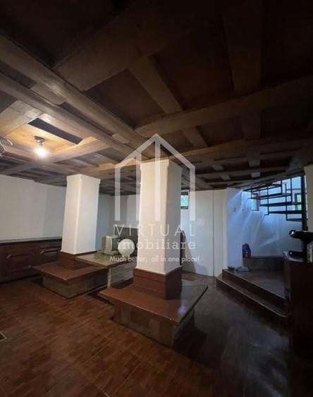 Casa formata din 2 apartamente, 2 garaje,  3 bai - zona Trei Stejari - 17