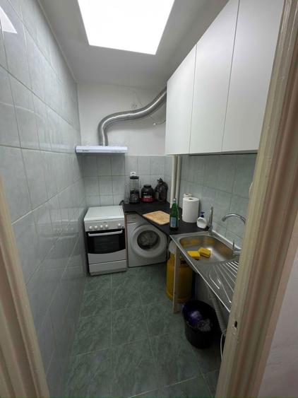 Garsoniera Pajura, 32 mp, transport in fata blocului, metrou Jiului, zona completa - 4