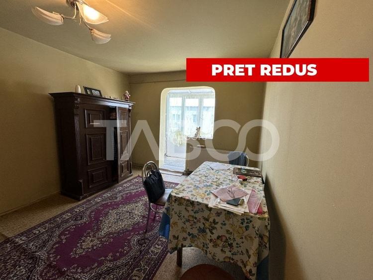 Apartament cu 3 camere semidecomandat în Periferie Apartament cu 3 camere semidecomandat în Periferie