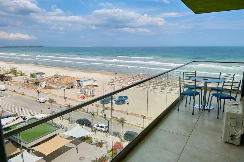 Apartament cu 3 camere decomandat în Mamaia-Sat