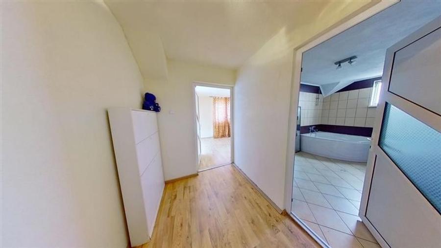 Acasa in Rasnov:Casa cu 5 camere,curte mare si liniste deplina, 500 mp teren, Ce - 24