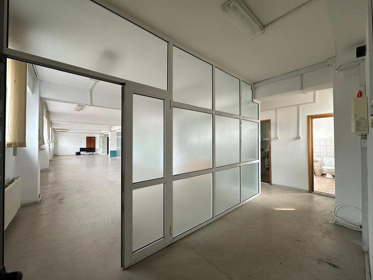 Cladire 982mp, zona Nicolina - str. Frumoasa 6 - 8