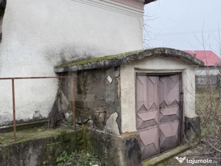 Casa parter 2714 mp teren, front 104 ml, strada principala C - 4