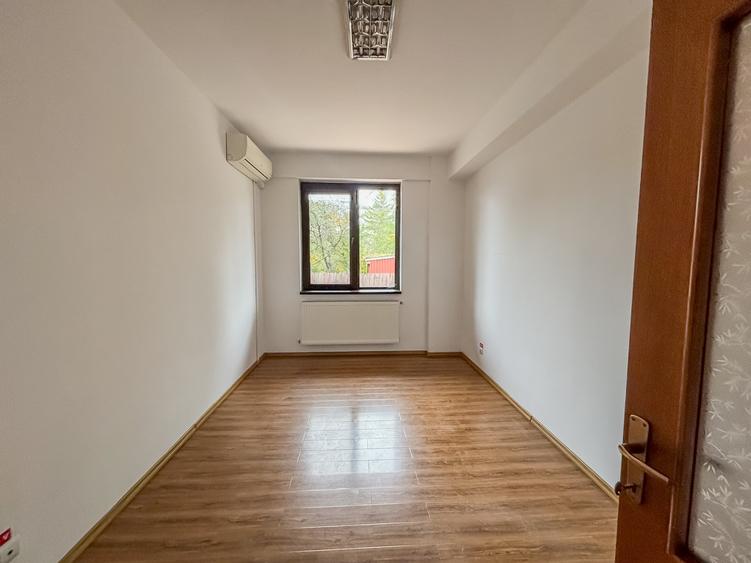 APARTAMENT 3 CAMERE JIULUI + TEREN (4 LOCURI DE PARCARE EXTERIOARE) - 3