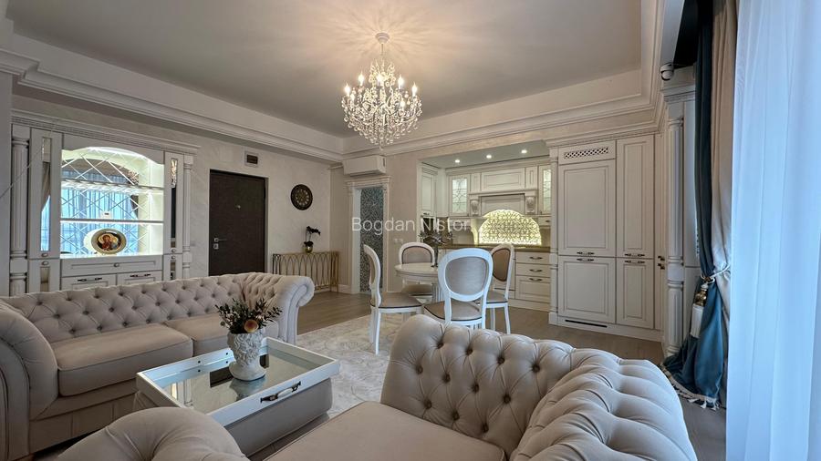 Centru - Palas , apartament 3 camere , 85 mp, 2 bai , loc de parcare !