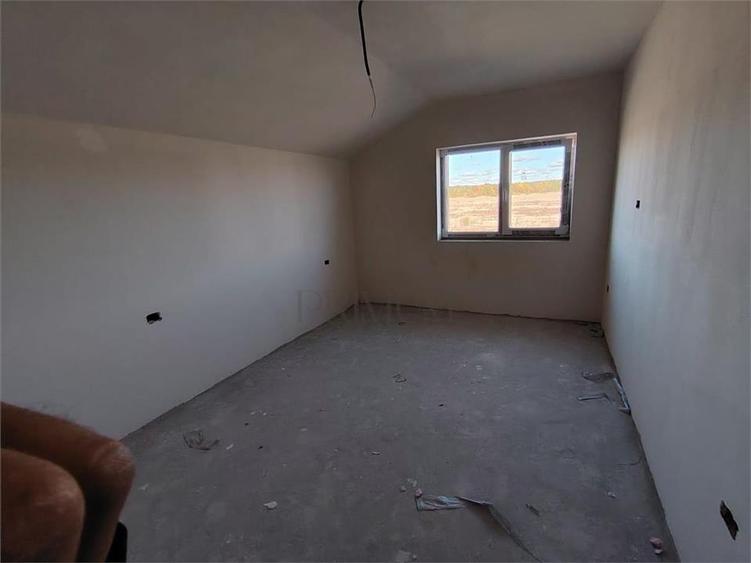 Duplex modern - bucatarie inchisa - zona linistita - teren 375 mp - 7