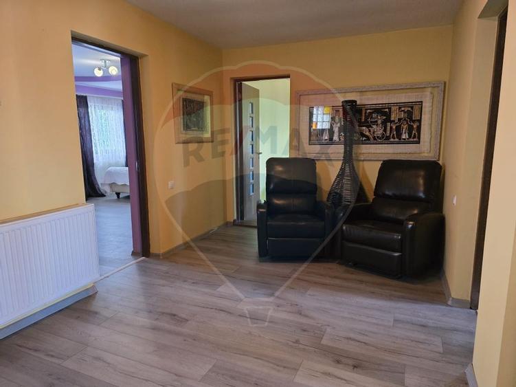 CASA SPATIOASA SI PRIMITOARE IN CENTRUL ORASULUI  AVRIG JUD,  SIBIU - 16