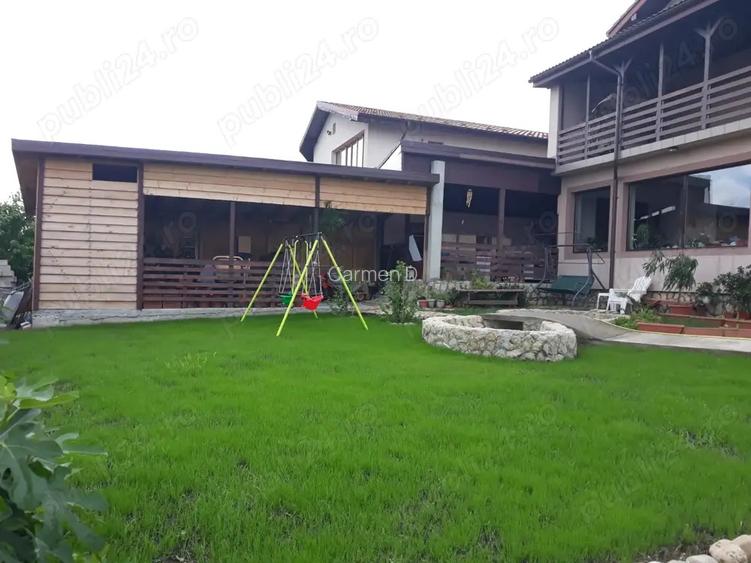 Casa pe malul lacului