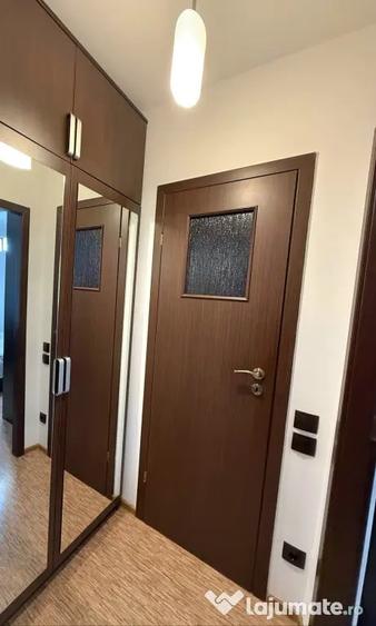 Apartament cu 2 camere semidecomandat în Victoriei