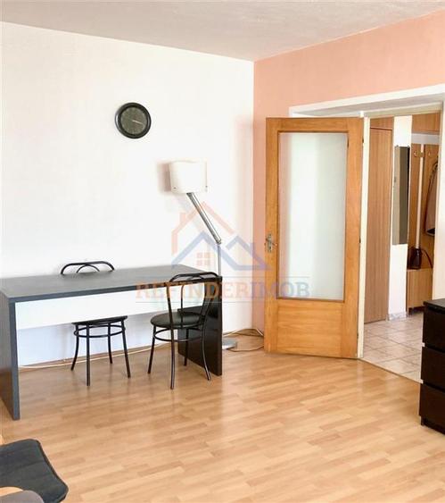 Apartament cu 2 camere semidecomandat, mobilat în Brâncoveanu
