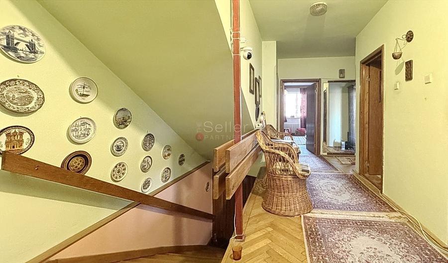 Duplex cu 8 camere cu Canalizare în Blumăna