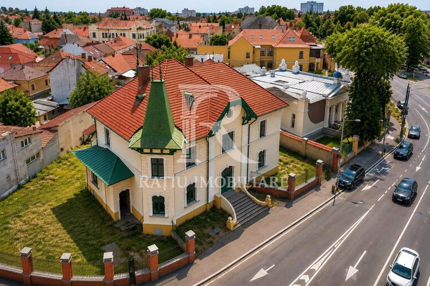 Casă individuală cu 10 camere cu Canalizare în Ultracentral