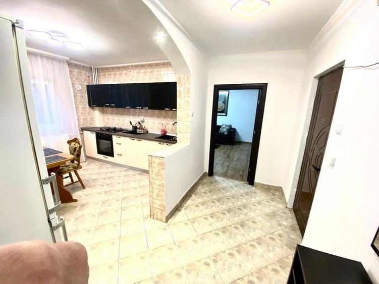 Apartament cu 2 camere decomandat, mobilat în Exterior Vest