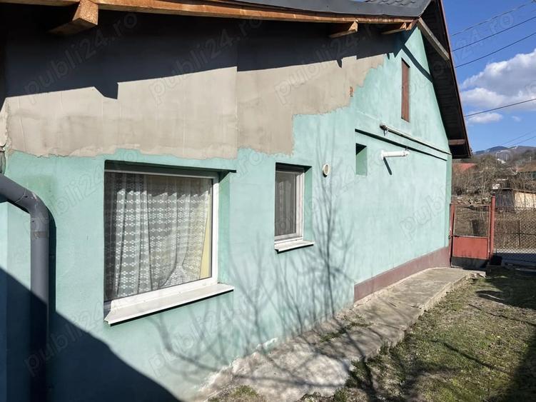 Casă cu 2 camere cu Teren 400 Mp în Central