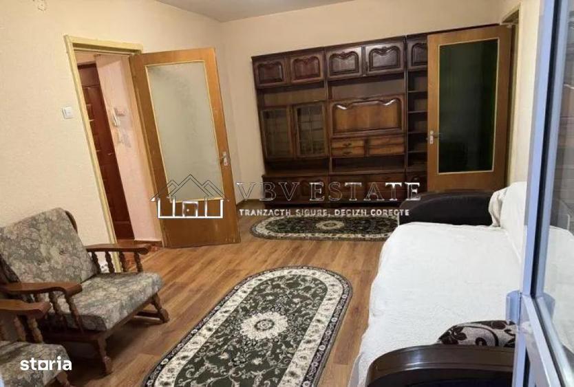 Apartament cu 3 camere semidecomandat, mobilat în Tineretului