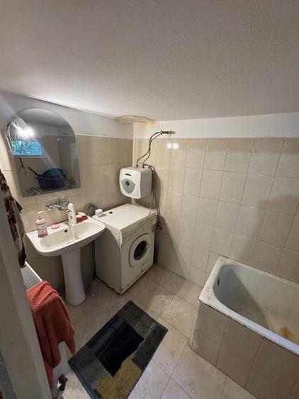 Casă cu 4 camere în Tăriceni