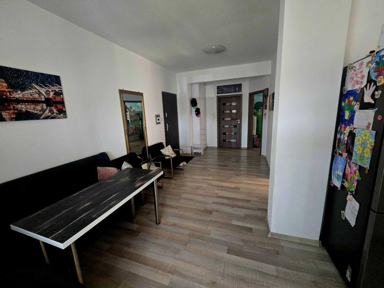 Apartament cu 3 camere decomandat în Sântandrei