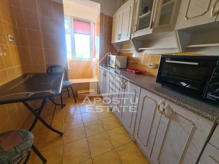 Apartament cu 3 camere decomandat, mobilat în Complex Studențesc