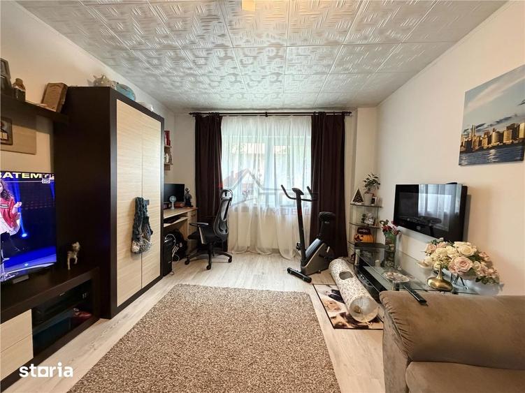 Apartament cu 3 camere decomandat în Cug