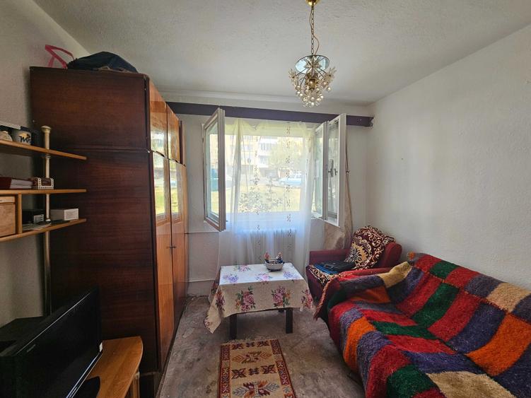 Garsonieră decomandată în Central